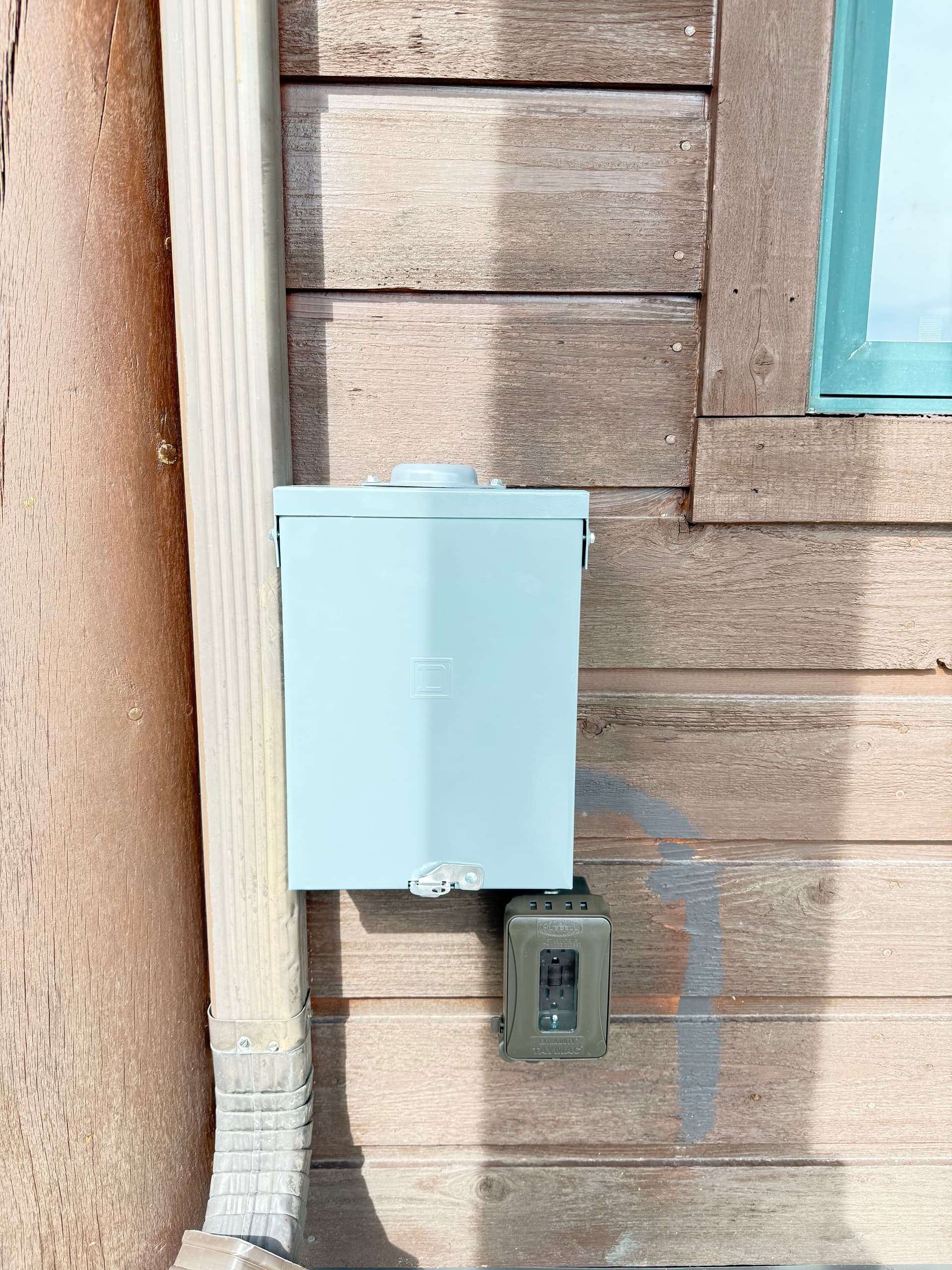 Gallery photos for Outdoor Sauna Electrical Setup with Sub Panel and Exterior Outlet: Image #3